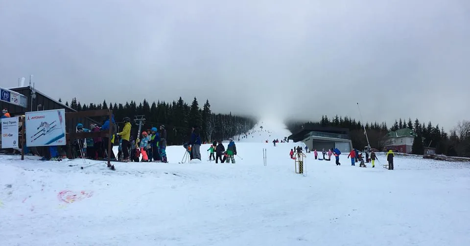 Skiareál Malá Úpa zahájil sezonu, od pátku jede i Černá hora
