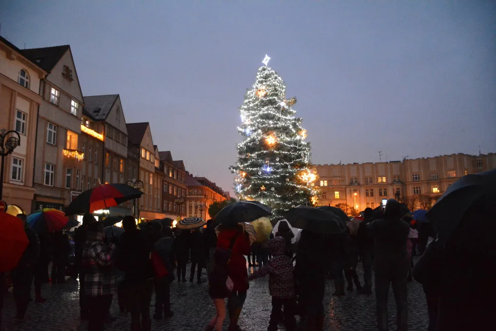 Rozsvícení stromu na Masarykově náměstí