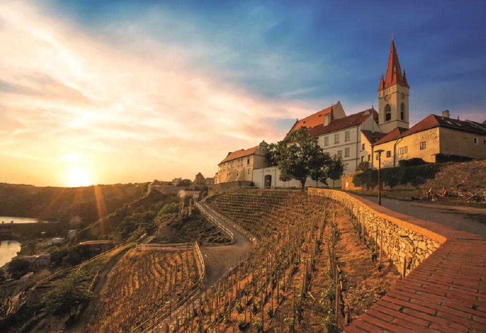 Obliba jižní Moravy z pohledu turistů každoročně stoupá. O kraj vína se zajímají i světová média