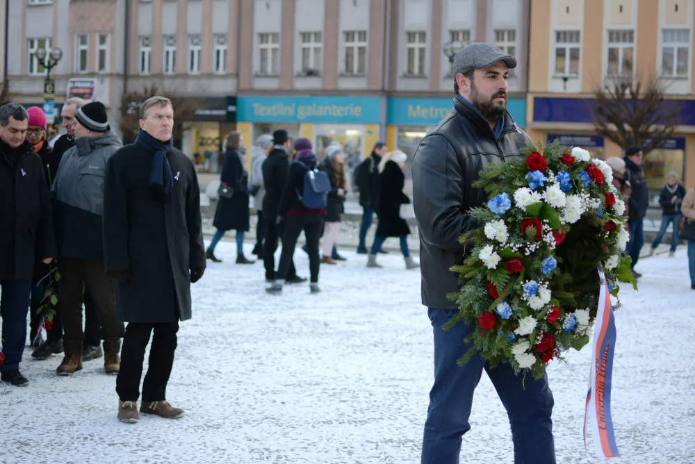 Centrem města prošel pietní průvod, studenti zopakovali pochod za Jana Palacha z roku 1969