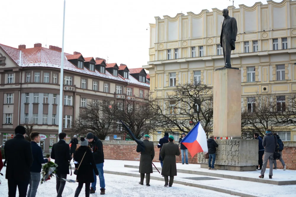 Centrem města prošel pietní průvod, studenti zopakovali pochod za Jana Palacha z roku 1969