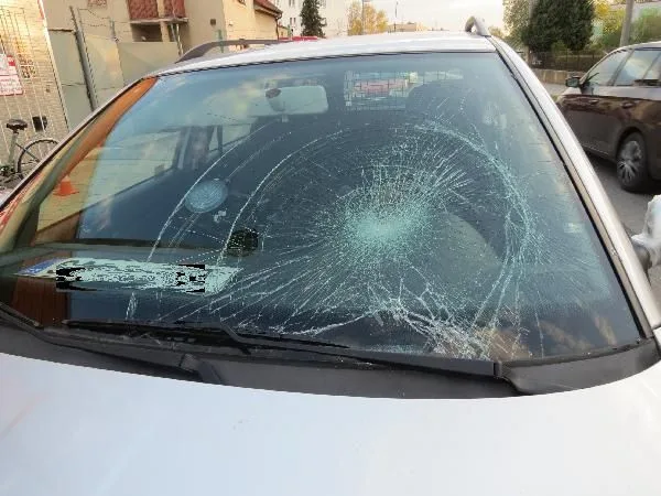 Auto poškozené po nehodě