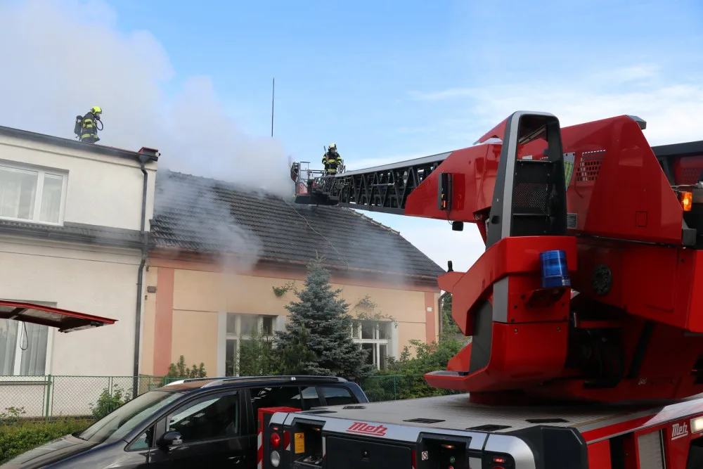 Požár domu v ulici Maxe Malého v Hradci Králové