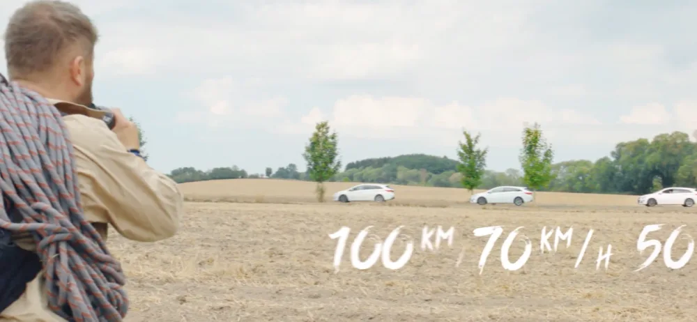 VIDEO: Je porušení soustředění na jízdu a tím zvýšení reakční doby řidiče možným zabijákem?
