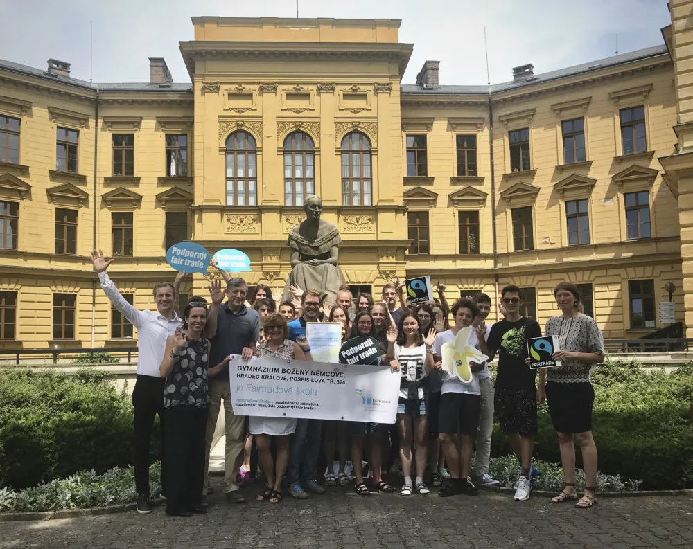 Gymnázium Boženy Němcové se může pochlubit titulem Fairtradová škola.