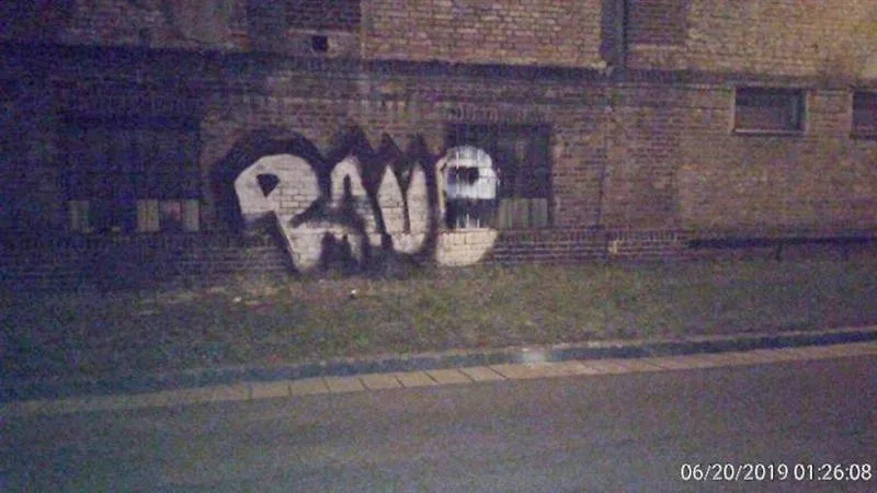 Nápis Rave