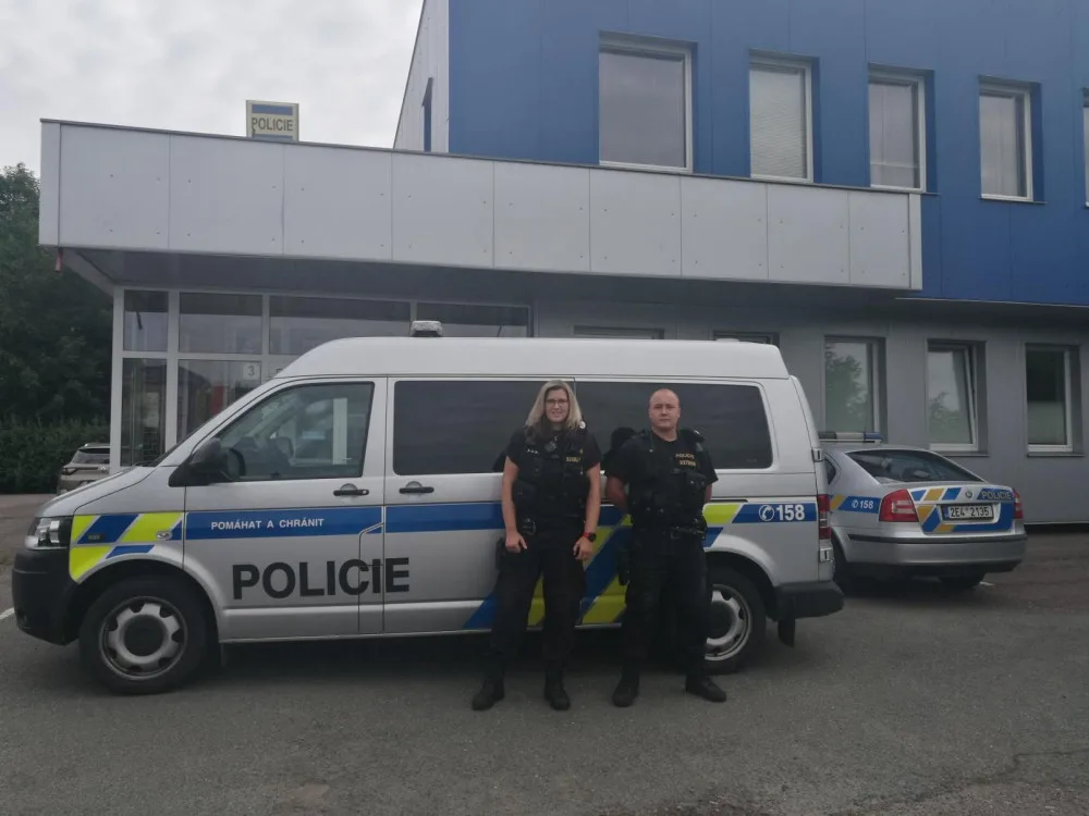 Policisté zachránili cyklistu.