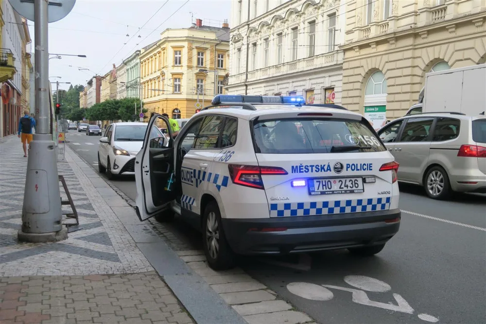 Strážníci v ulici ČSA.