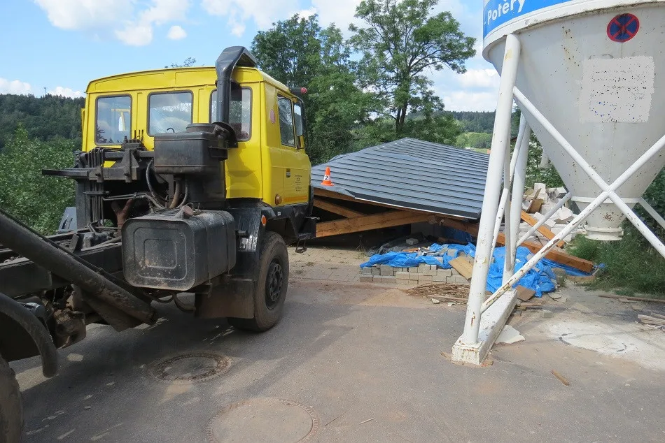 Tatra poslala k zemi pergolu
