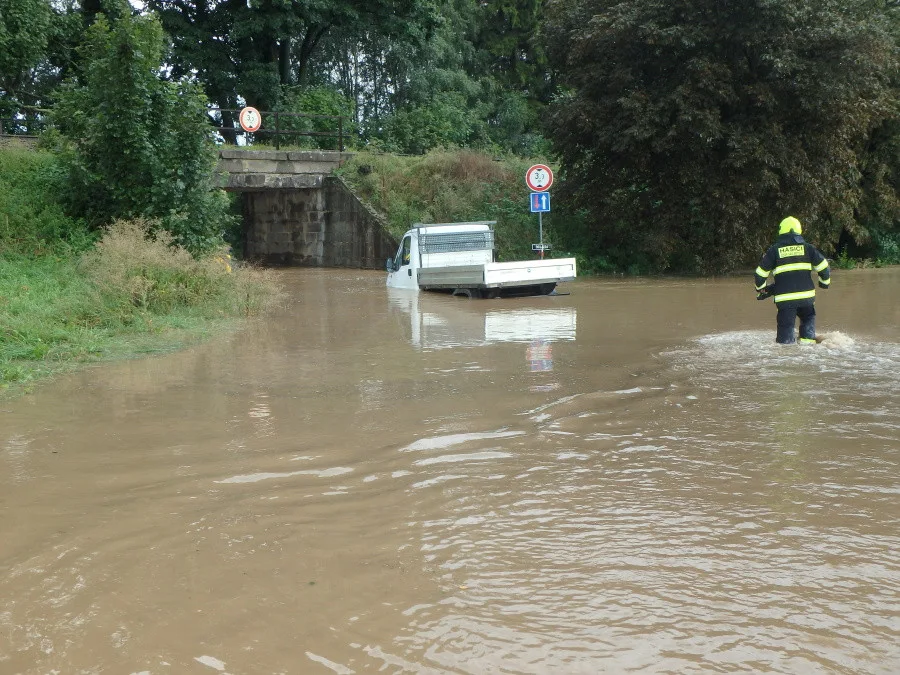 Déšť způsobil komplikace i řidičům