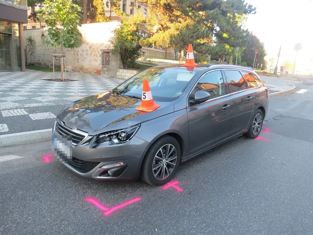 Při nehodě se vážně zranila mladá dívka