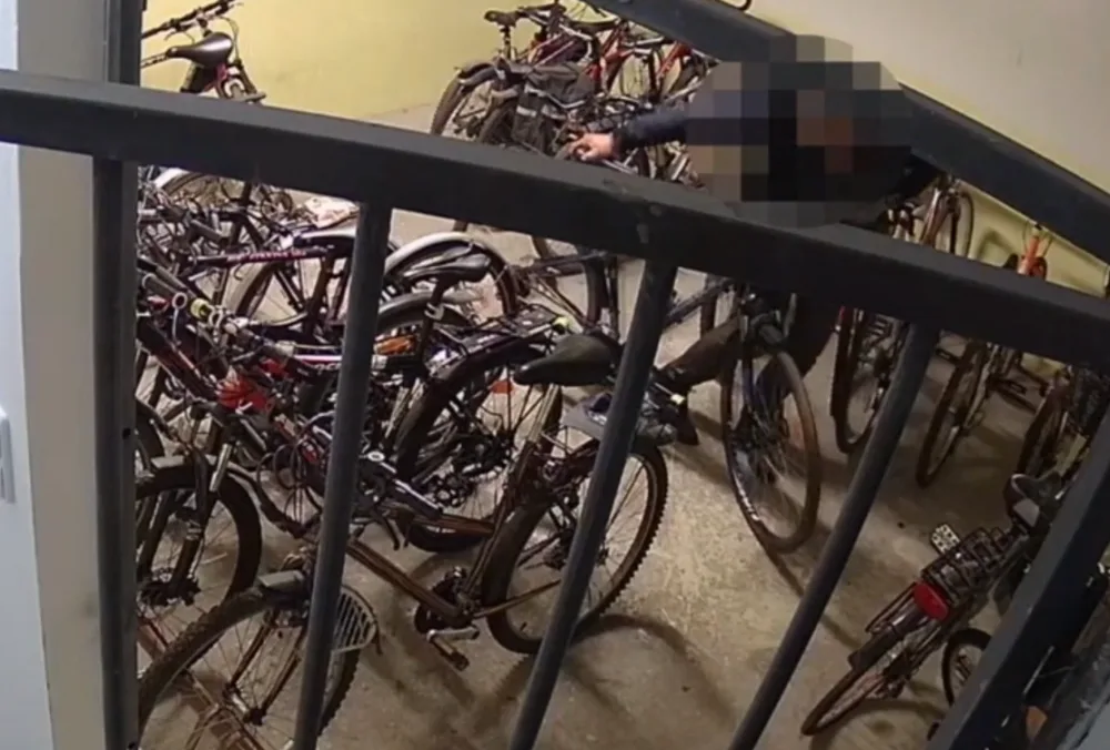 Muž byl zachycen při krádeži kamerou