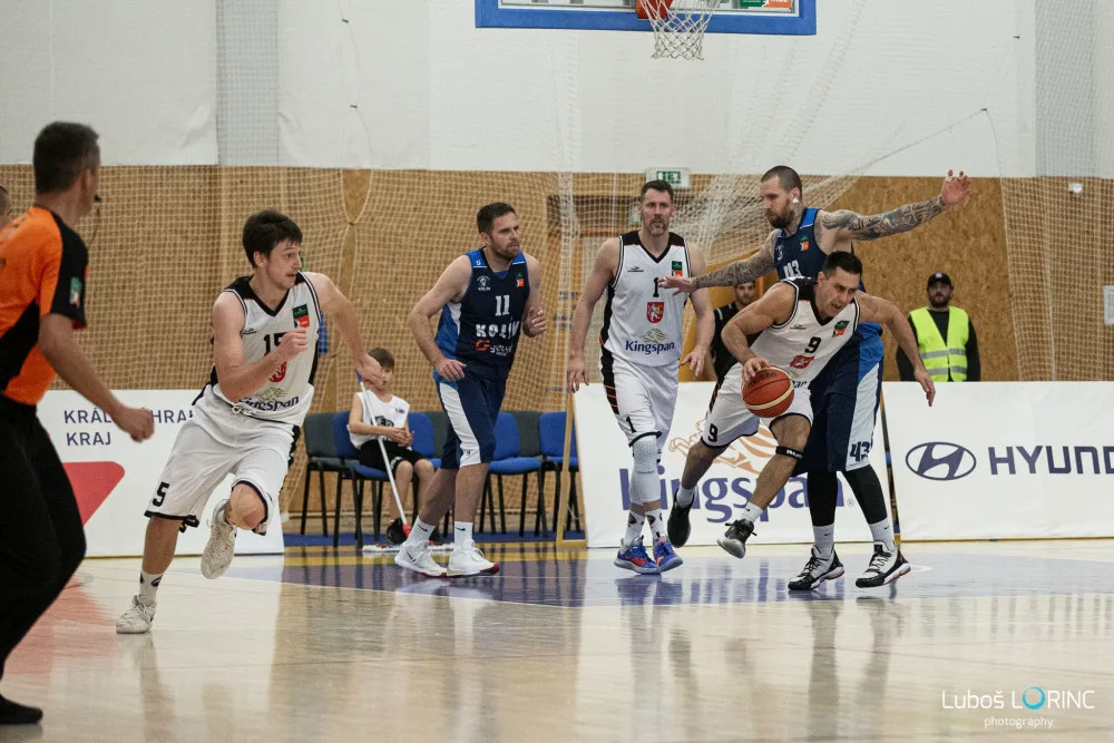 Hradečtí basketbalisté se posunuli v tabulce na deváté místo!