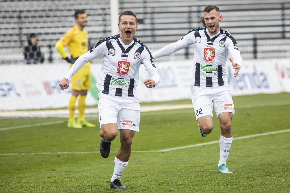 Hradečtí Votroci se brzy střetnou s milionovým kádrem pražské Sparty! 