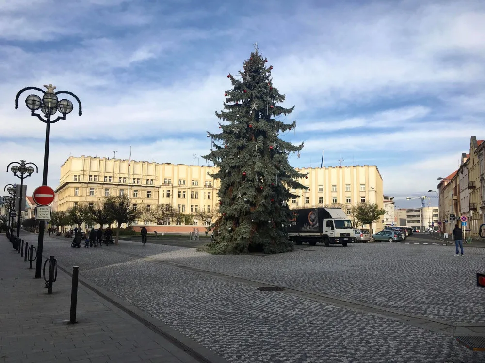 Vánoční strom na Masarykově náměstí