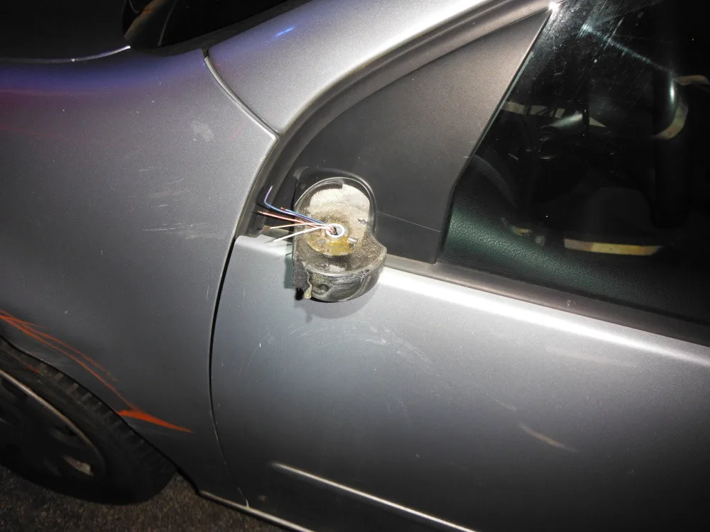 Auto, které překáželo hasičům na cestě k požáru