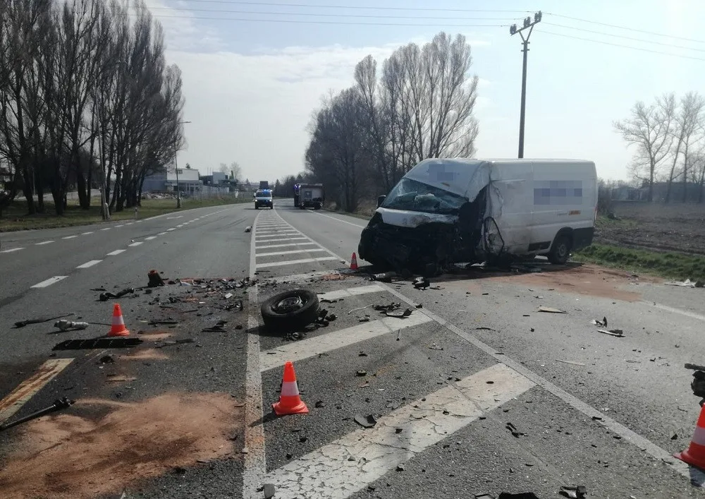 Nehoda cisterny s dodávkou u Týniště nad Orlicí