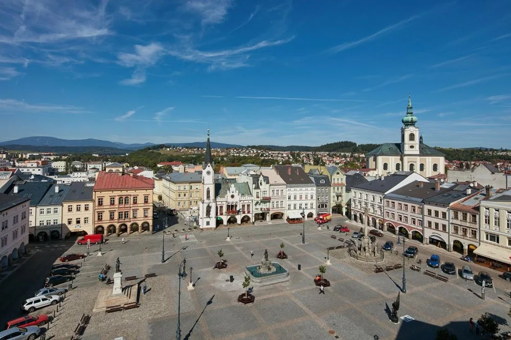 Pohled na Krakonošovo náměstí v Trutnově
