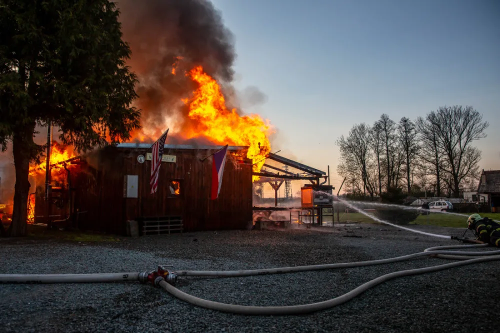 V Jaroměři lehla popelem dřevěná restaurace.