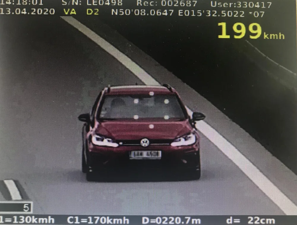 Záznam z radaru na D11 u Hradce Králové.