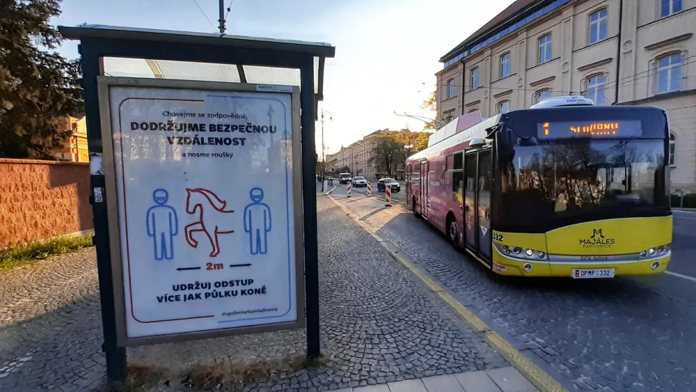 Pardubice jsou jiné. Dodržují bezpečnou vzdálenost „půl koně“