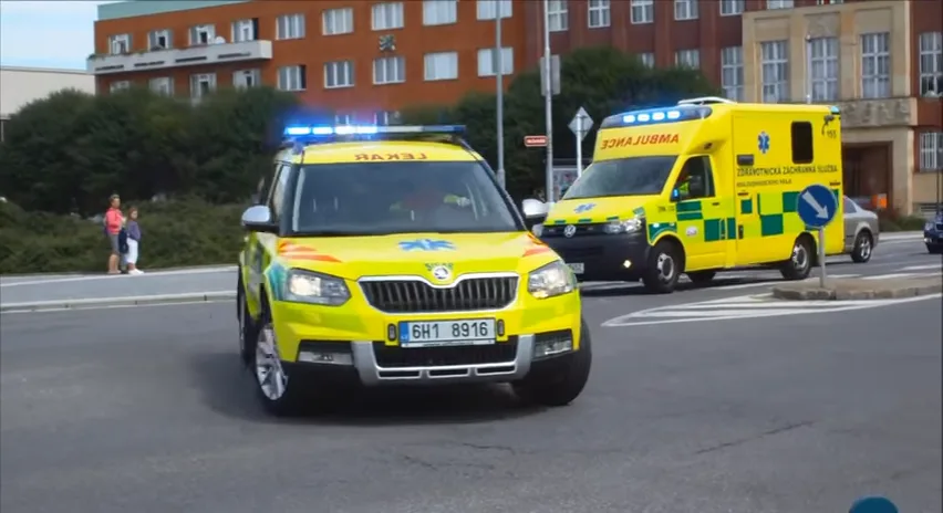 V pravé poledne se rozezní zvony a vozy záchranářů jako poděkování všem zdravotníkům