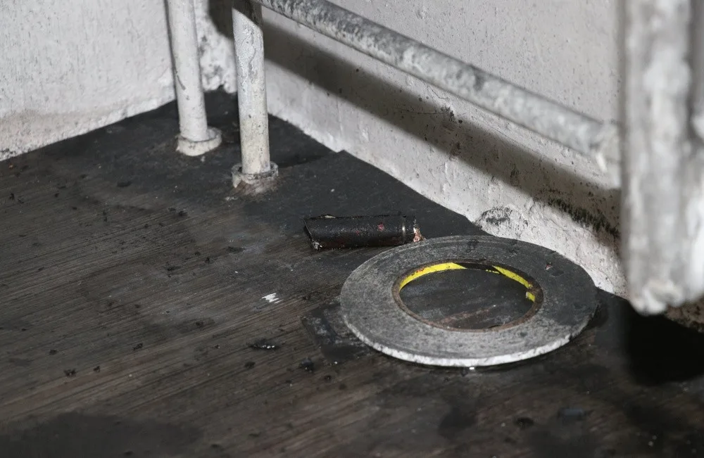 Požár v obchodě s elektronikou na Benešovce způsobila krabice na zapnutém sporáku. V ní byla powerbanka