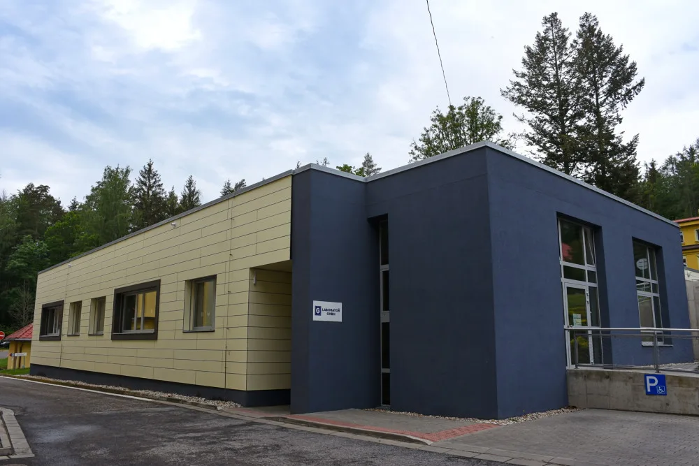 Královéhradecký kraj si není dostavbou operačních sálů ve Dvoře Králové jistý. Chce upravit projekt