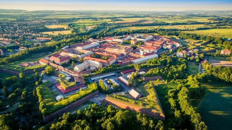 Kraj chce Josefovskou pevnost proměnit na výukové centrum tradičních řemesel. Podobné v zemi zatím není