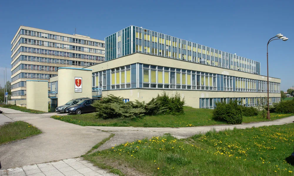 Oprava budov Fakulty vojenského zdravotnictví v Hradci Králové bude stát 220 milionů korun. Hotovo bude v příštím roce