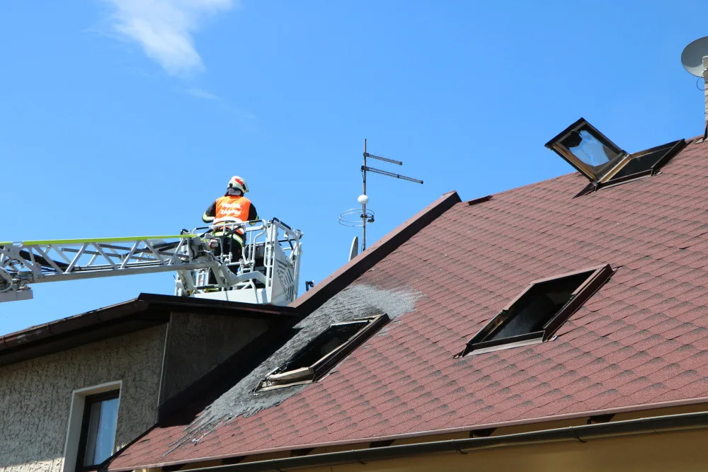 Požár rodinného domu ve Velkých Svatoňovicích