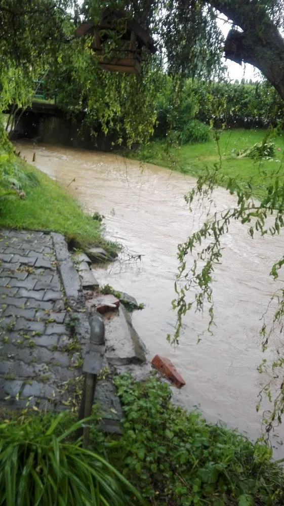 Štědrý potok mezi Lupenicí a Tutleky, který dosahuje běžně 10 centimetrů