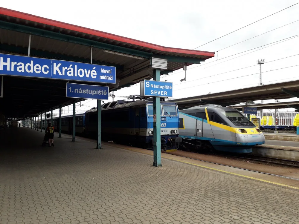 Pendolino na nádraží v Hradci Králové
