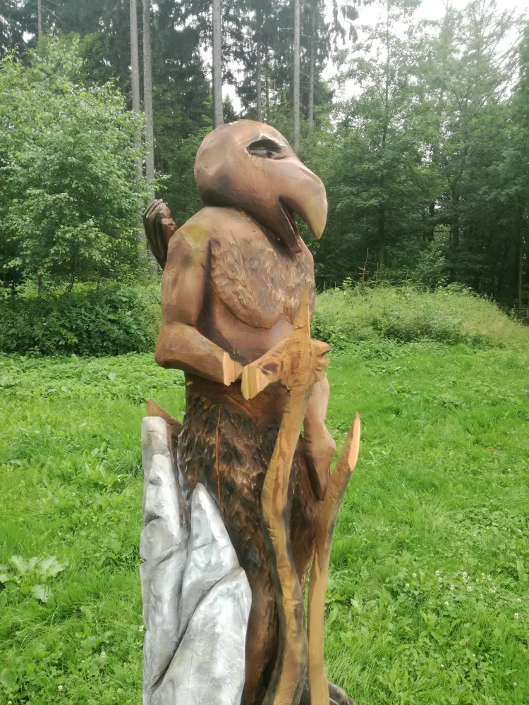 V Trutnově vandal poničil sochu Rýbrcoula. Uřízl mu ruku