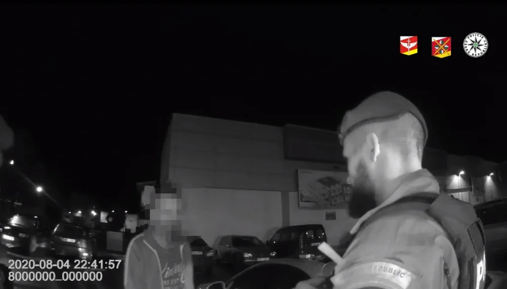 Opilý řidič bez papírů se přiznal ke třem pivům. Nadýchal skoro dvě promile