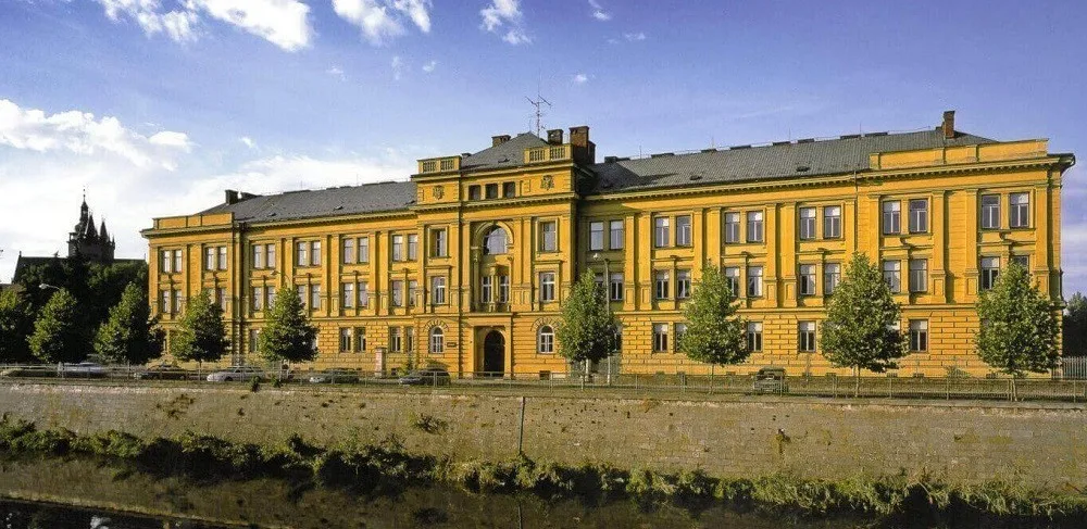 Biskupské gymnázium