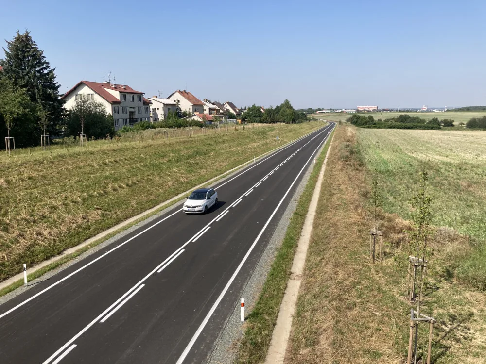 Auta nemohou od úterý na obchvat Opočna, musí se dodělat dopravní značení