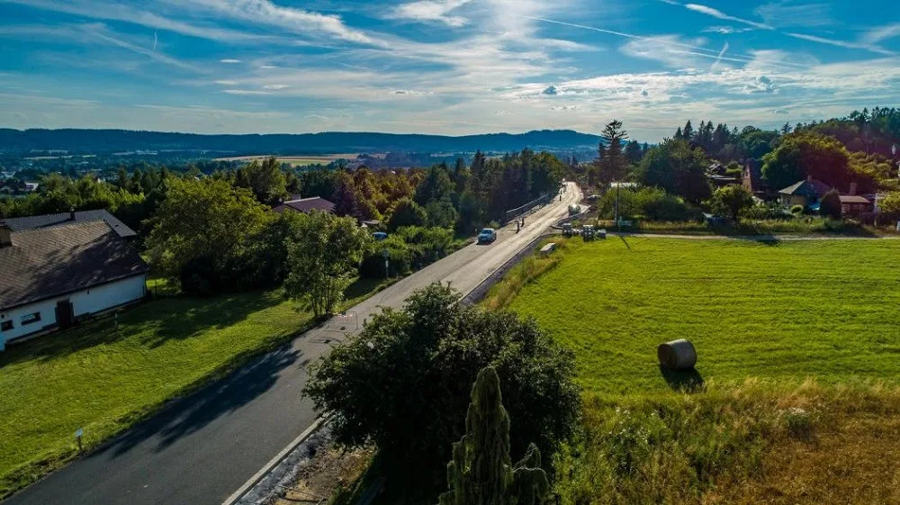 Práce na Krkonošské ulici ve Dvoře Králové nad Labem