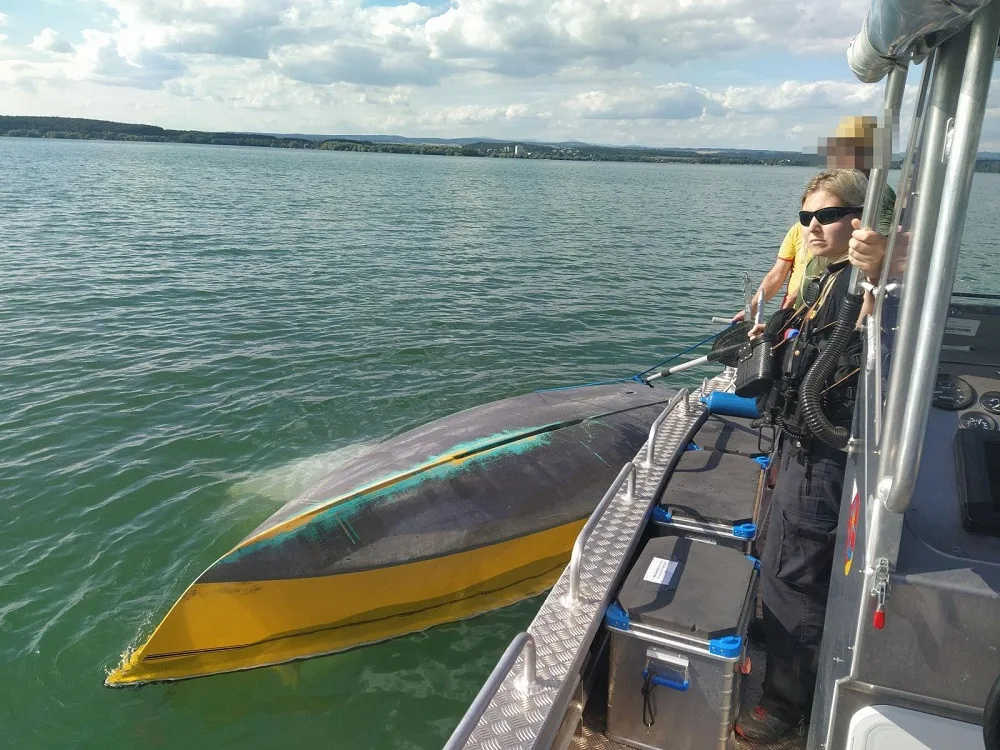 Převrácená plachetnice na Rozkoši