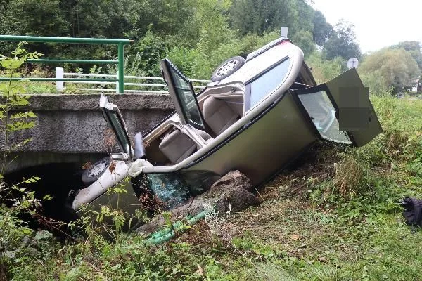 Dopravní nehoda v obci Vlásenka