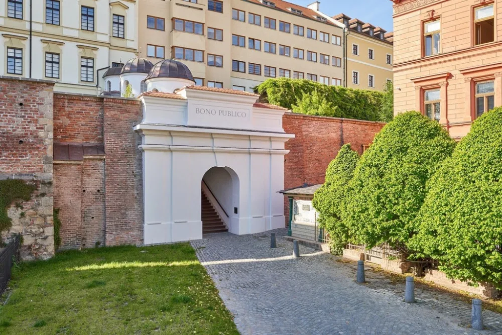 Schodiště Bono publico v Hradci Králové bojuje o titul Stavba roku