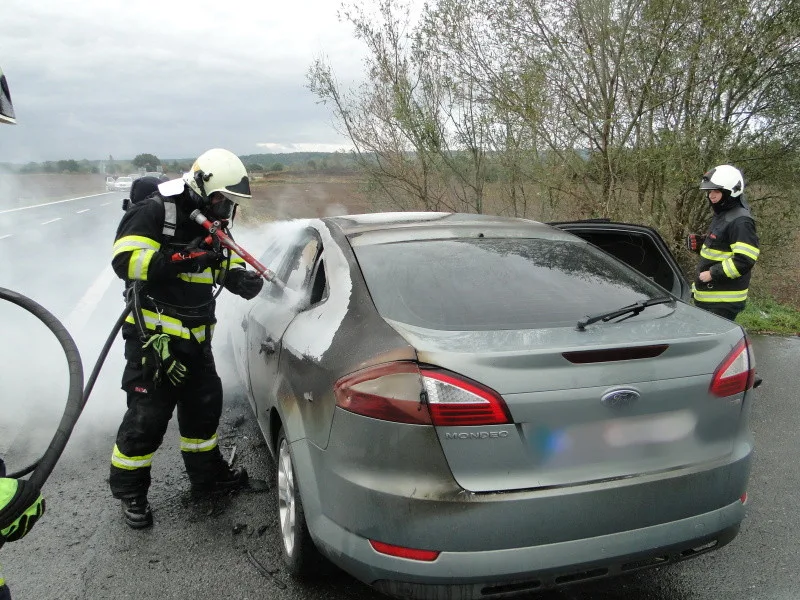 Požár osobního auta u Olešnice