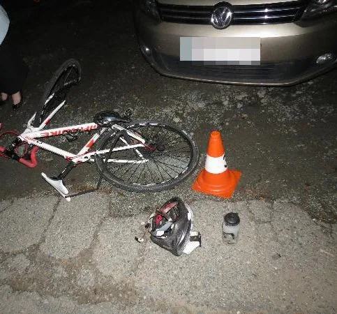 Po střetu osobního auta s cyklistou