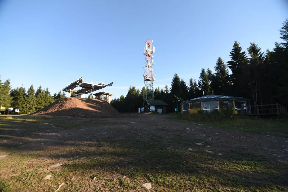 Skiareály investovaly miliony korun do vybavení a nových lanovek. Teď čekají, zda se bude moct lyžovat