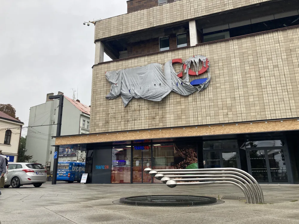FOTO: Nové Tesco vedle Atria otevře příští středu. Pasáž už je přístupná