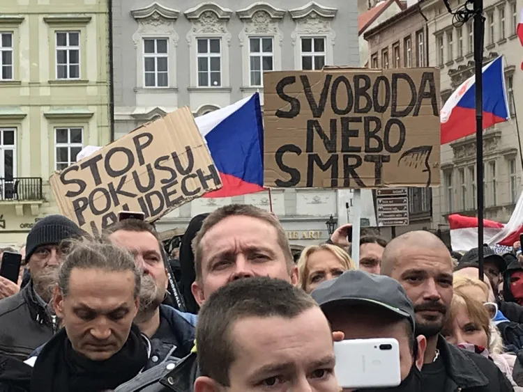 Demonstrace na Staroměstském náměstí