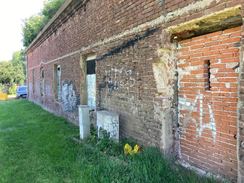Město připraví výběrové řízení na opravu zchátralé Pajkrovy flošny v Hradci Králové