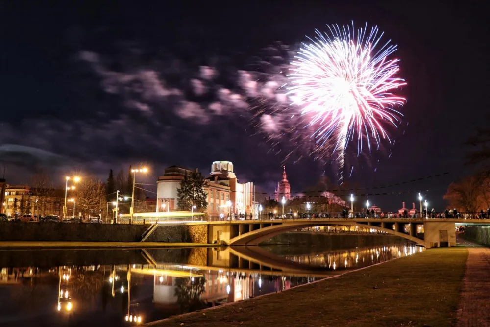 Hradec Králové s vánočními trhy zatím počítá. Novoroční ohňostroj se ale přesouvá