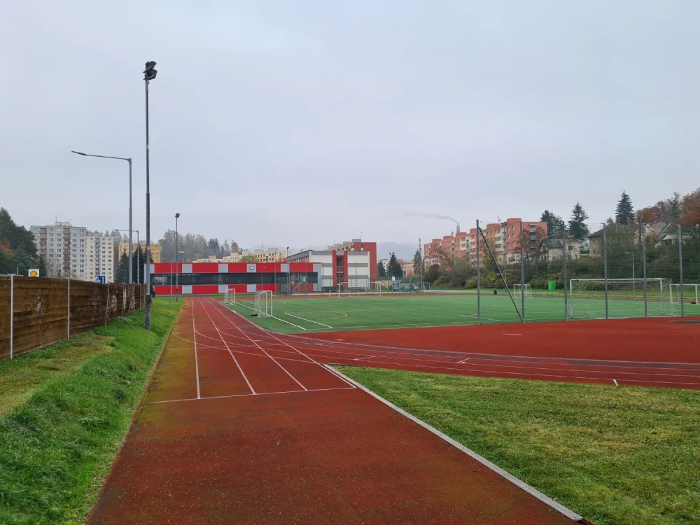 Náchod hledá místo pro novou sportovní halu. Třetí návrh mluví o pozemcích u základní školy na Plhově
