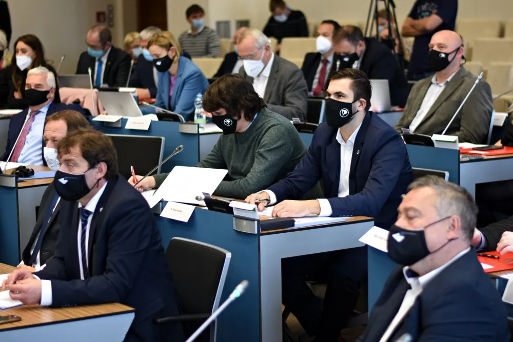 Vládní daňové změny můžou Královéhradecký kraj připravit až o 700 milionů. Situaci může zachránit Senát